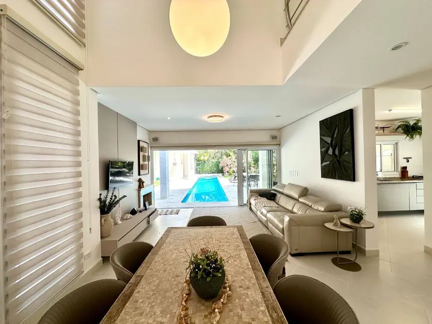 Casa com 4 quartos à venda, 269m2 em Riviera de São Lourenço, Bertioga - SP - imagem 3 Foto 3 de Casa com 4 quartos à venda, 269m2 em Riviera de São Lourenço, Bertioga - SP