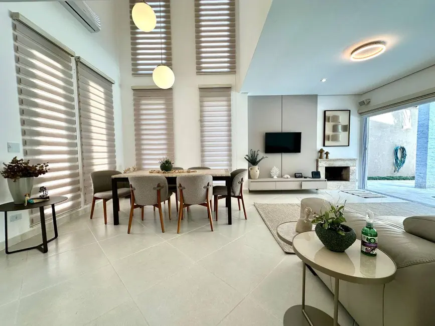 Casa com 4 quartos à venda, 269m2 em Riviera de São Lourenço, Bertioga - SP - imagem 4 Foto 4 de Casa com 4 quartos à venda, 269m2 em Riviera de São Lourenço, Bertioga - SP