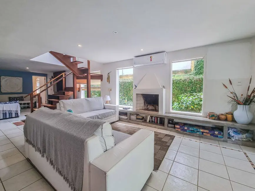 Foto 2 de Casa com 6 quartos à venda, 354m2 em Riviera de São Lourenço, Bertioga - SP