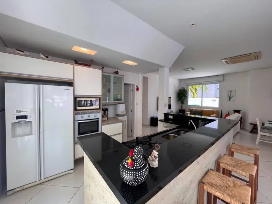 Casa com 4 quartos à venda, 277m2 em Riviera de São Lourenço, Bertioga - SP - imagem 9 Foto 9 de Casa com 4 quartos à venda, 277m2 em Riviera de São Lourenço, Bertioga - SP