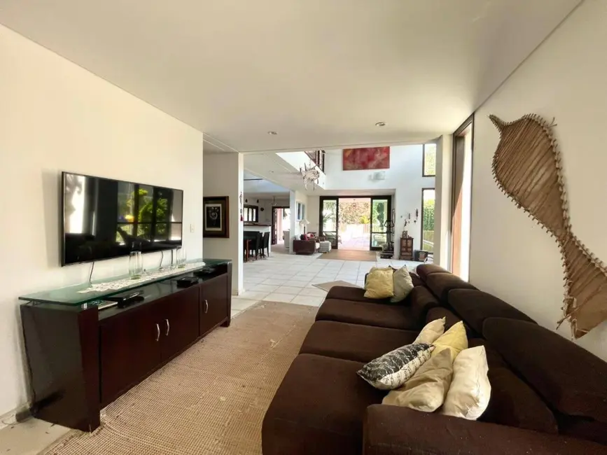 Foto 2 de Casa com 4 quartos à venda, 300m2 em Riviera de São Lourenço, Bertioga - SP