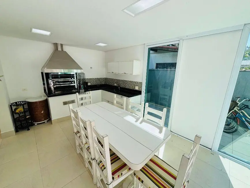 Casa com 3 quartos à venda, 312m2 em Riviera de São Lourenço, Bertioga - SP - imagem 7 Foto 7 de Casa com 3 quartos à venda, 312m2 em Riviera de São Lourenço, Bertioga - SP