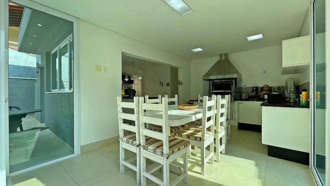 Casa com 3 quartos à venda, 312m2 em Riviera de São Lourenço, Bertioga - SP - imagem 8 Foto 8 de Casa com 3 quartos à venda, 312m2 em Riviera de São Lourenço, Bertioga - SP