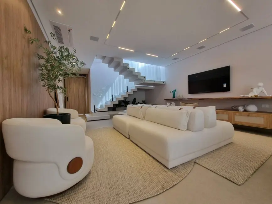 Casa com 6 quartos à venda, 362m2 em Riviera de São Lourenço, Bertioga - SP - imagem 8 Foto 8 de Casa com 6 quartos à venda, 362m2 em Riviera de São Lourenço, Bertioga - SP