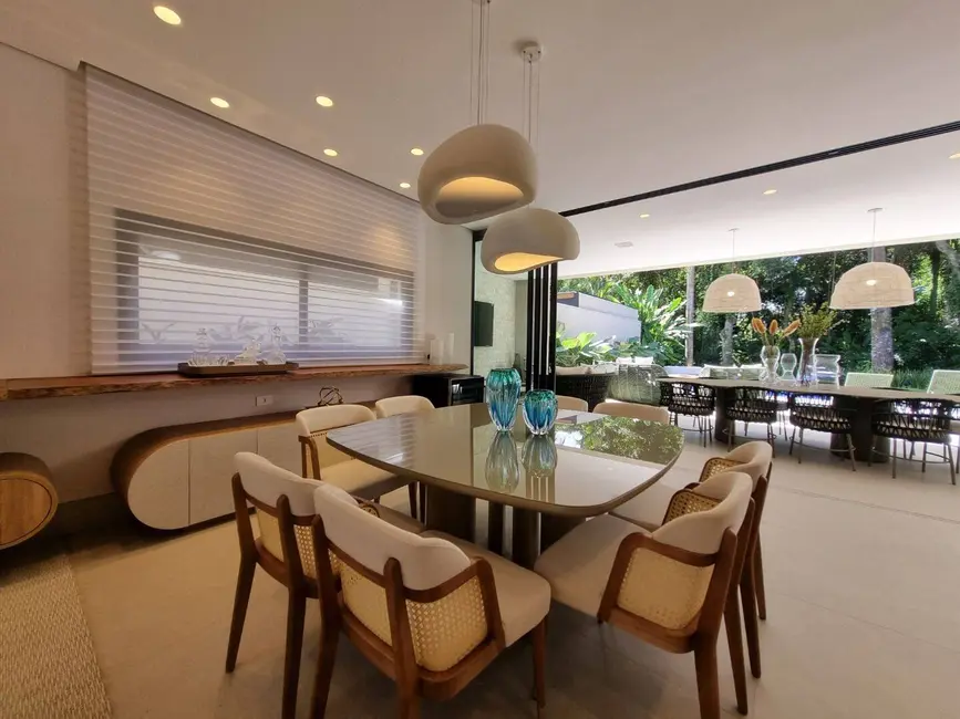 Casa com 6 quartos à venda, 362m2 em Riviera de São Lourenço, Bertioga - SP - imagem 3 Foto 3 de Casa com 6 quartos à venda, 362m2 em Riviera de São Lourenço, Bertioga - SP