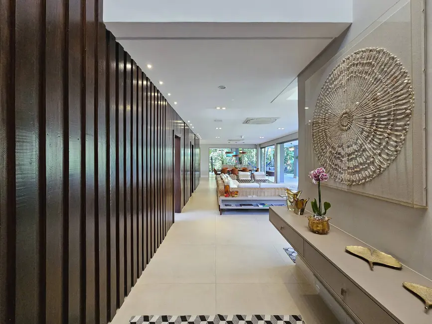 Casa com 7 quartos à venda, 594m2 em Riviera de São Lourenço, Bertioga - SP - imagem 2 Foto 2 de Casa com 7 quartos à venda, 594m2 em Riviera de São Lourenço, Bertioga - SP