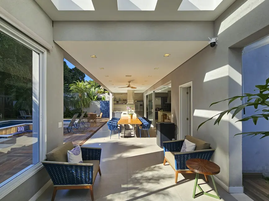 Casa com 6 quartos à venda, 556m2 em Riviera de São Lourenço, Bertioga - SP - imagem 4 Foto 4 de Casa com 6 quartos à venda, 556m2 em Riviera de São Lourenço, Bertioga - SP