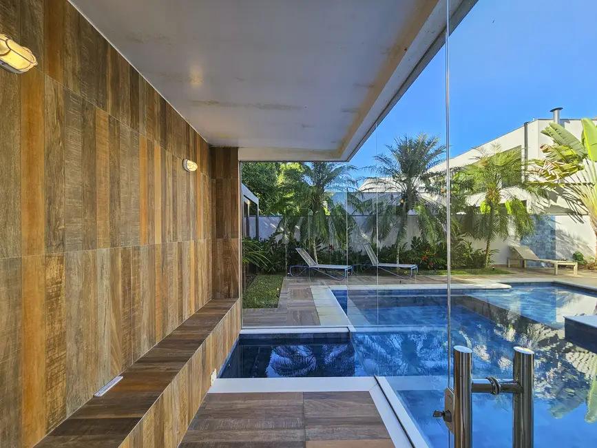 Casa com 6 quartos à venda, 556m2 em Riviera de São Lourenço, Bertioga - SP - imagem 3 Foto 3 de Casa com 6 quartos à venda, 556m2 em Riviera de São Lourenço, Bertioga - SP