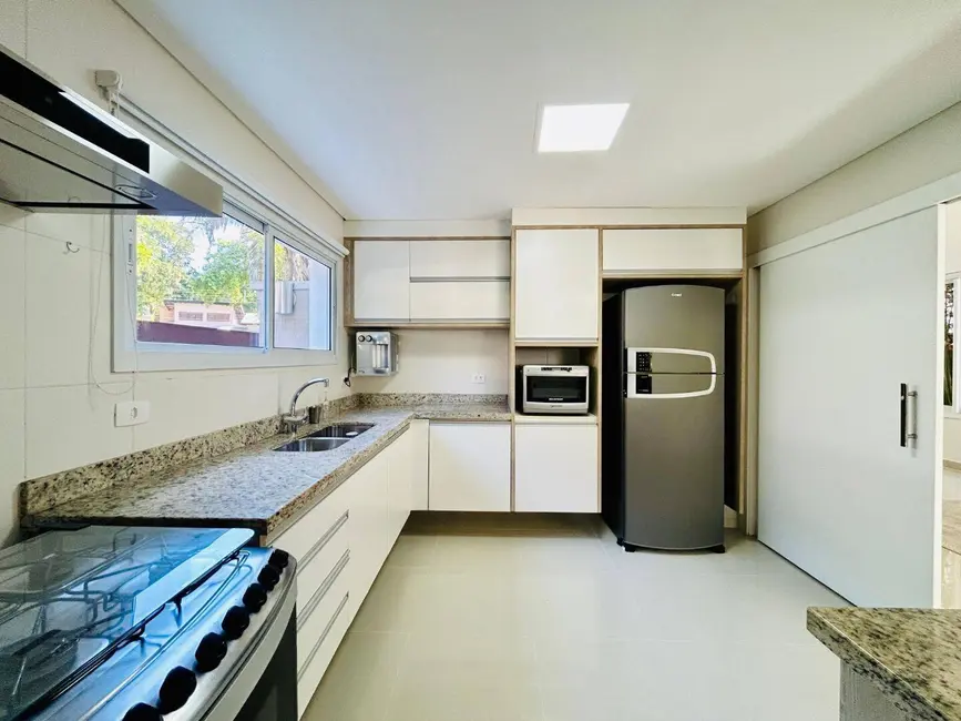 Foto 3 de Casa com 5 quartos à venda, 286m2 em Riviera de São Lourenço, Bertioga - SP