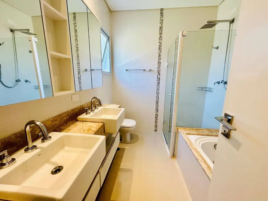 Foto 8 de Casa com 5 quartos à venda, 286m2 em Riviera de São Lourenço, Bertioga - SP