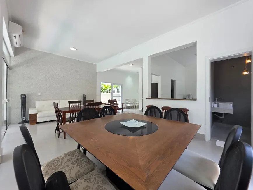 Foto 3 de Casa com 4 quartos à venda, 240m2 em Riviera de São Lourenço, Bertioga - SP