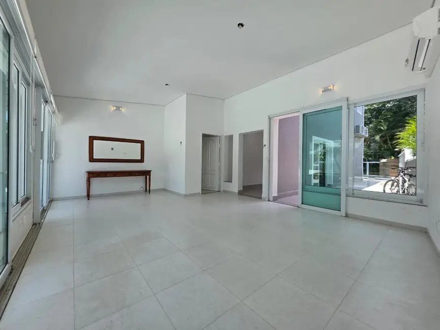 Foto 4 de Casa com 4 quartos à venda, 240m2 em Riviera de São Lourenço, Bertioga - SP