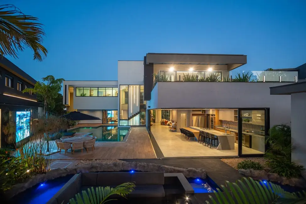 Foto 1 de Casa com 7 quartos à venda, 1389m2 em Riviera de São Lourenço, Bertioga - SP