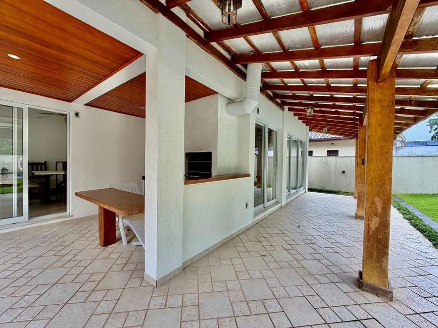 Foto 4 de Casa com 4 quartos à venda, 249m2 em Bertioga - SP