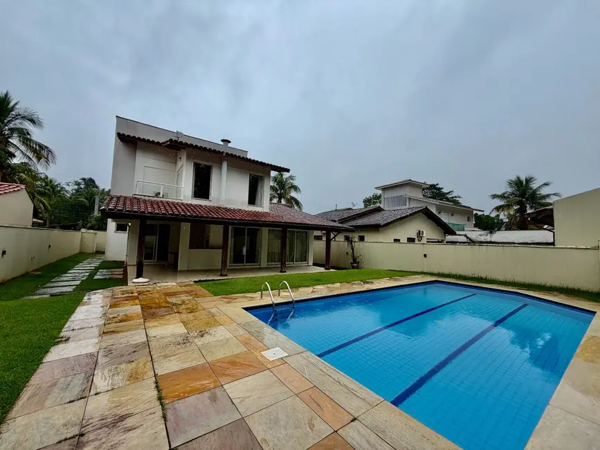 Foto 1 de Casa com 4 quartos à venda, 249m2 em Bertioga - SP
