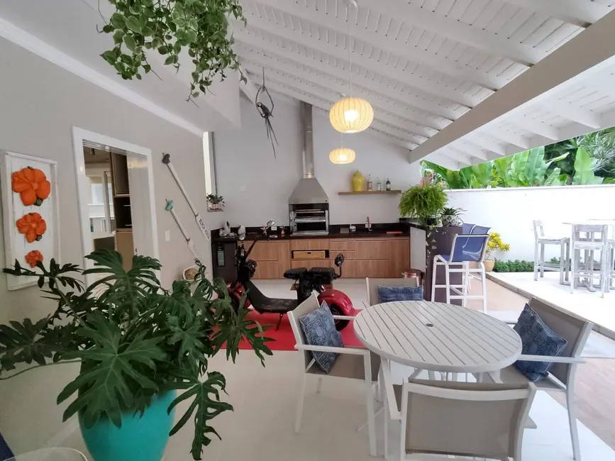 Foto 5 de Casa com 4 quartos à venda, 244m2 em Riviera de São Lourenço, Bertioga - SP