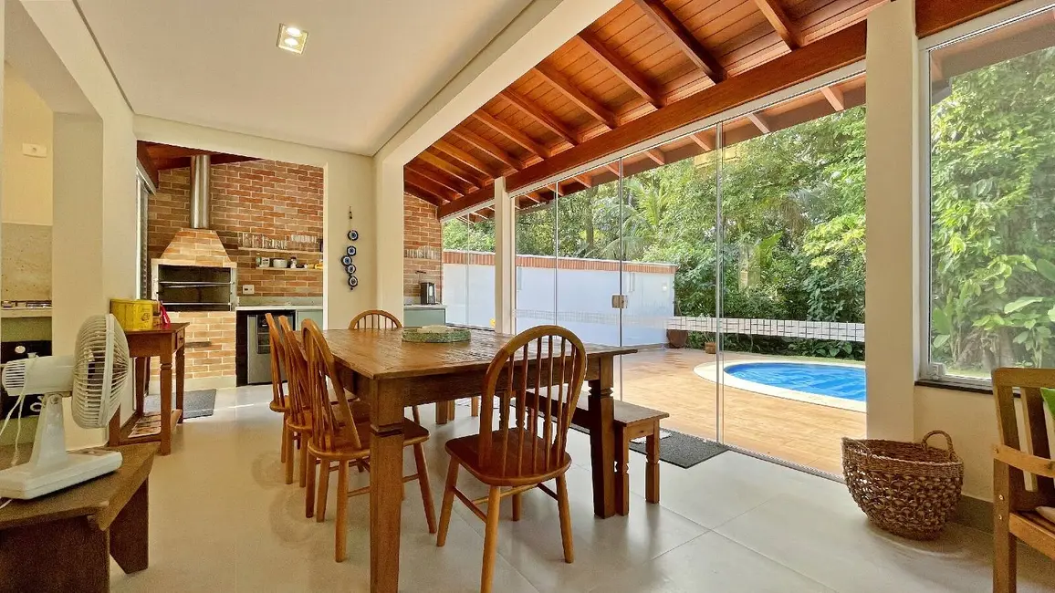 Casa com 4 quartos à venda, 300m2 em Riviera de São Lourenço, Bertioga - SP - imagem 4 Foto 4 de Casa com 4 quartos à venda, 300m2 em Riviera de São Lourenço, Bertioga - SP