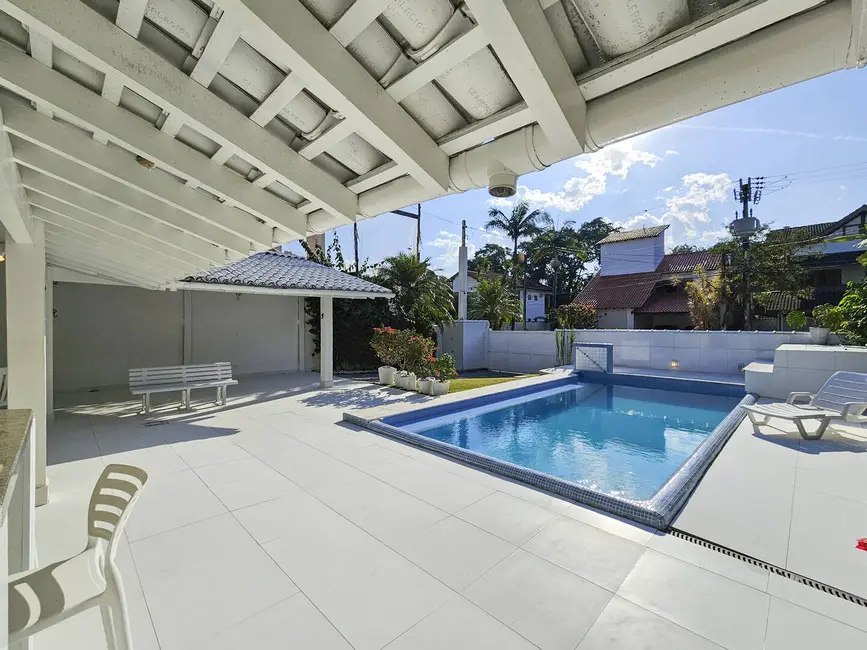 Foto 2 de Casa com 4 quartos à venda, 180m2 em Bertioga - SP