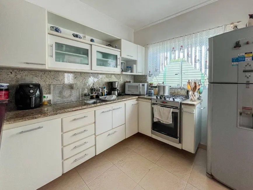 Foto 4 de Casa com 4 quartos à venda, 218m2 em Bertioga - SP