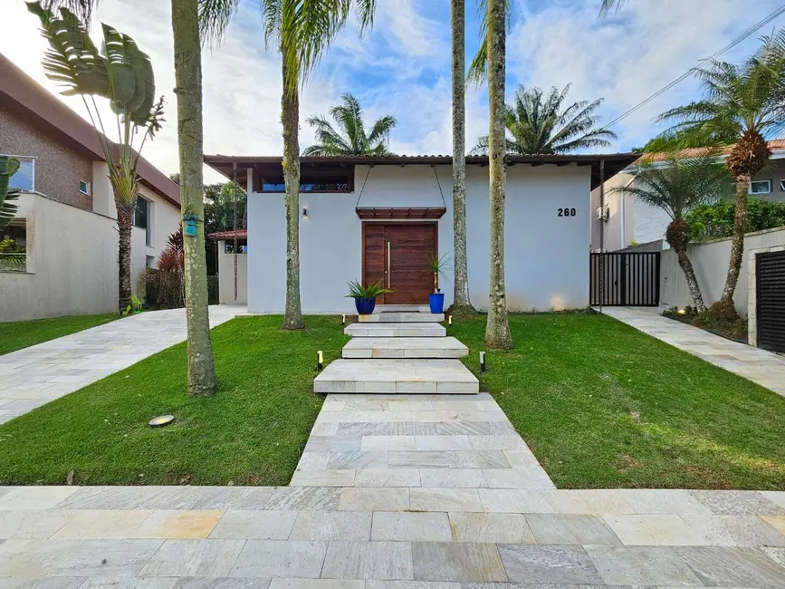 Foto 2 de Casa com 6 quartos à venda, 350m2 em Riviera de São Lourenço, Bertioga - SP