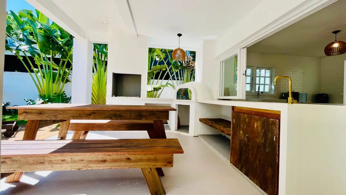 Foto 4 de Casa com 4 quartos à venda, 250m2 em Riviera de São Lourenço, Bertioga - SP