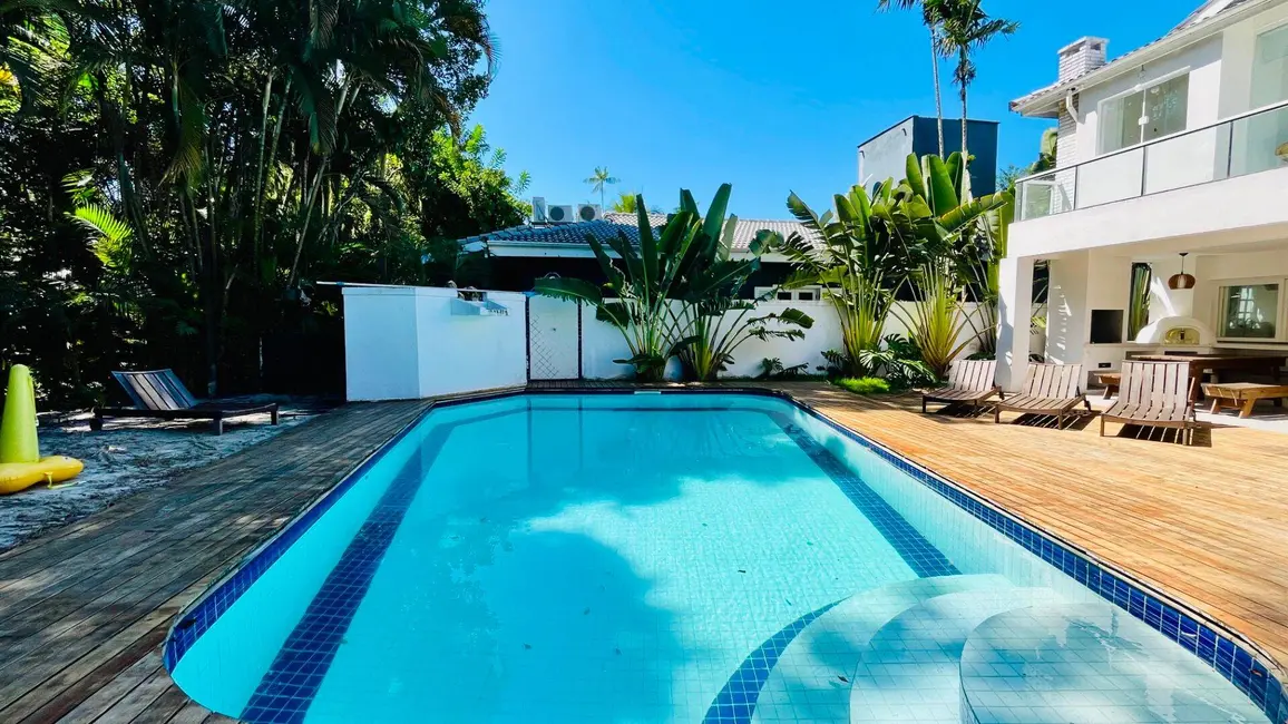 Foto 2 de Casa com 4 quartos à venda, 250m2 em Riviera de São Lourenço, Bertioga - SP