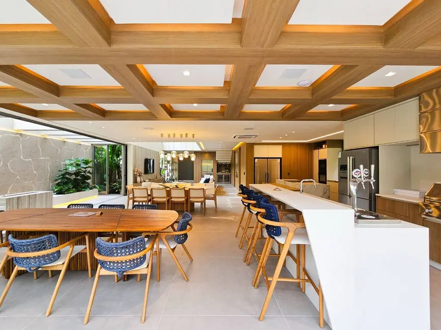 Casa com 6 quartos à venda, 530m2 em Riviera de São Lourenço, Bertioga - SP - imagem 8 Foto 8 de Casa com 6 quartos à venda, 530m2 em Riviera de São Lourenço, Bertioga - SP