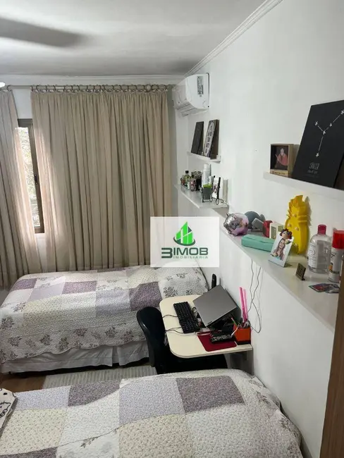 Sobrado com 4 quartos à venda, 174m2 em Vila Medeiros, São Paulo - SP - imagem 5 Foto 5 de Sobrado com 4 quartos à venda, 174m2 em Vila Medeiros, São Paulo - SP