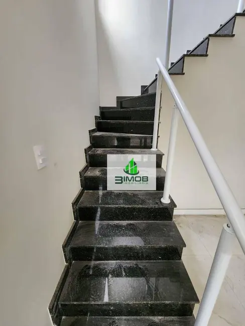 Sobrado com 3 quartos à venda, 140m2 em Vila Barros, Guarulhos - SP - imagem 5 Foto 5 de Sobrado com 3 quartos à venda, 140m2 em Vila Barros, Guarulhos - SP