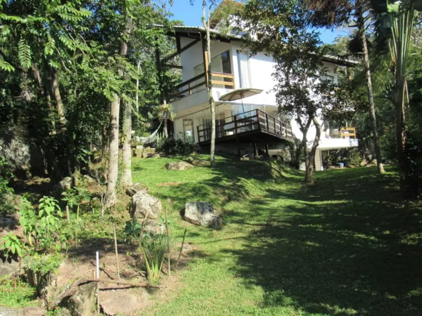 Casa com 2 quartos à venda, 250m2 em Praia do Estaleiro, Balneario Camboriu - SC - imagem 5 Foto 5 de Casa com 2 quartos à venda, 250m2 em Praia do Estaleiro, Balneario Camboriu - SC