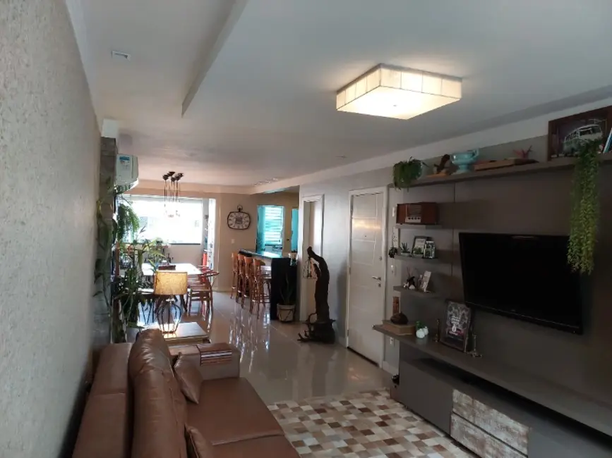 Apartamento com 2 quartos à venda, 102m2 em Centro, Balneario Camboriu - SC - imagem 2 Foto 2 de Apartamento com 2 quartos à venda, 102m2 em Centro, Balneario Camboriu - SC