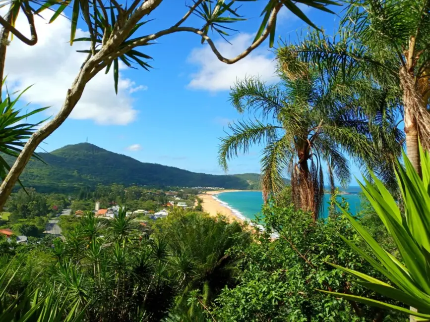 Foto 1 de Terreno / Lote à venda, 2800m2 em Praia do Estaleirinho, Balneario Camboriu - SC