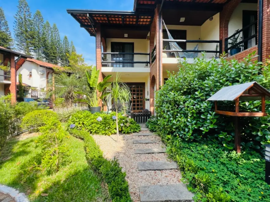 Foto 3 de Casa de Condomínio com 2 quartos à venda, 130m2 em Praia do Estaleirinho, Balneario Camboriu - SC