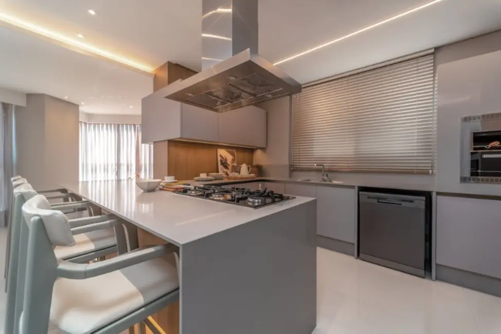 Apartamento com 4 quartos à venda, 237m2 em Centro, Balneario Camboriu - SC - imagem 6 Foto 6 de Apartamento com 4 quartos à venda, 237m2 em Centro, Balneario Camboriu - SC