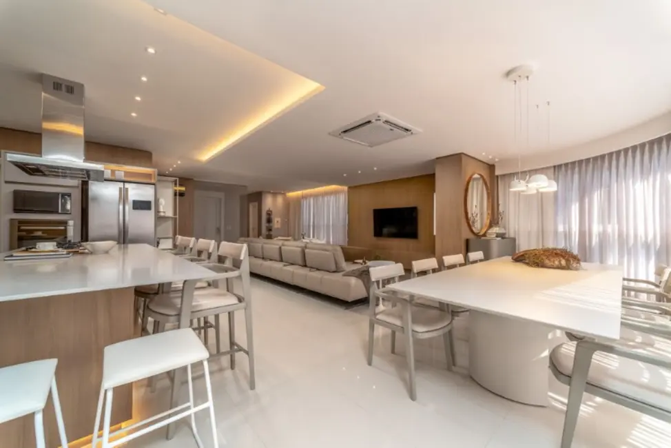 Apartamento com 4 quartos à venda, 237m2 em Centro, Balneario Camboriu - SC - imagem 9 Foto 9 de Apartamento com 4 quartos à venda, 237m2 em Centro, Balneario Camboriu - SC