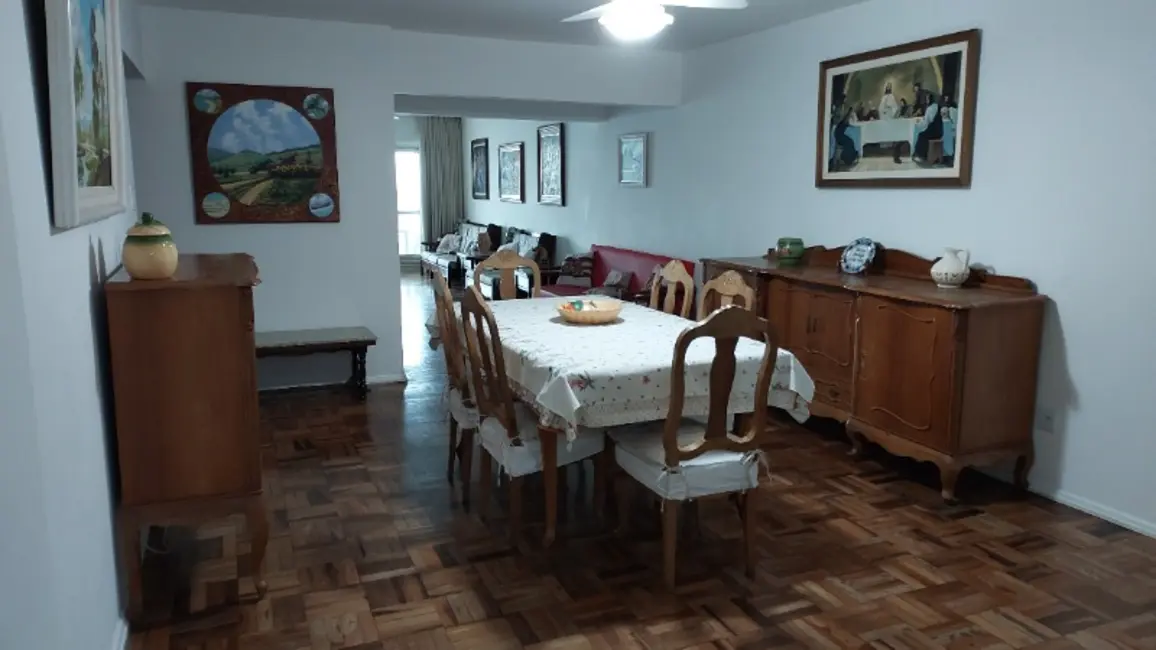 Apartamento com 4 quartos para alugar, 150m2 em Centro, Balneario Camboriu - SC - imagem 5 Foto 5 de Apartamento com 4 quartos para alugar, 150m2 em Centro, Balneario Camboriu - SC