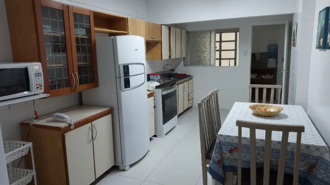 Apartamento com 4 quartos para alugar, 150m2 em Centro, Balneario Camboriu - SC - imagem 9 Foto 9 de Apartamento com 4 quartos para alugar, 150m2 em Centro, Balneario Camboriu - SC