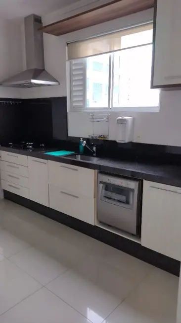 Apartamento com 3 quartos à venda, 134m2 em Centro, Balneario Camboriu - SC - imagem 4 Foto 4 de Apartamento com 3 quartos à venda, 134m2 em Centro, Balneario Camboriu - SC