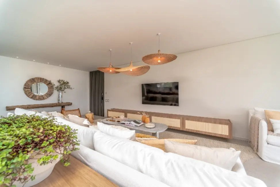 Casa com 4 quartos à venda, 458m2 em Praia do Estaleiro, Balneario Camboriu - SC - imagem 9 Foto 9 de Casa com 4 quartos à venda, 458m2 em Praia do Estaleiro, Balneario Camboriu - SC