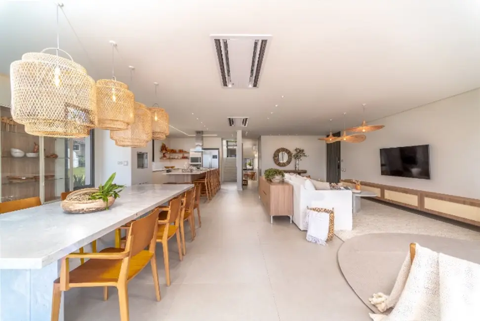 Casa com 4 quartos à venda, 458m2 em Praia do Estaleiro, Balneario Camboriu - SC - imagem 7 Foto 7 de Casa com 4 quartos à venda, 458m2 em Praia do Estaleiro, Balneario Camboriu - SC