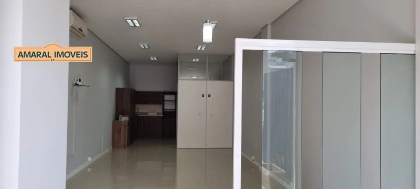 Foto 3 de Sala Comercial à venda, 50m2 em Centro, Balneario Camboriu - SC
