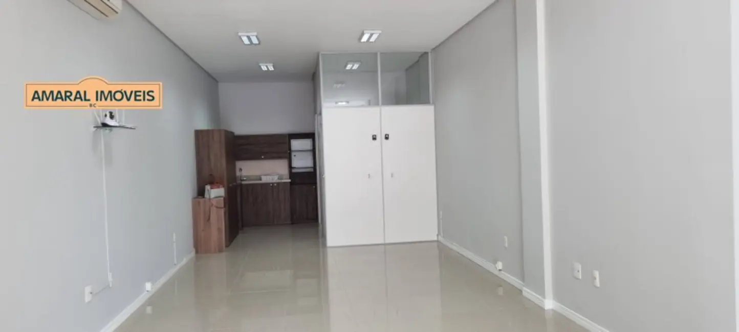 Foto 4 de Sala Comercial à venda, 50m2 em Centro, Balneario Camboriu - SC