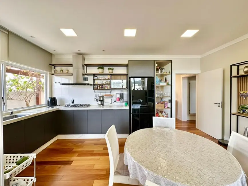 Foto 1 de Casa de Condomínio com 3 quartos à venda, 224m2 em Santa Regina, Camboriu - SC