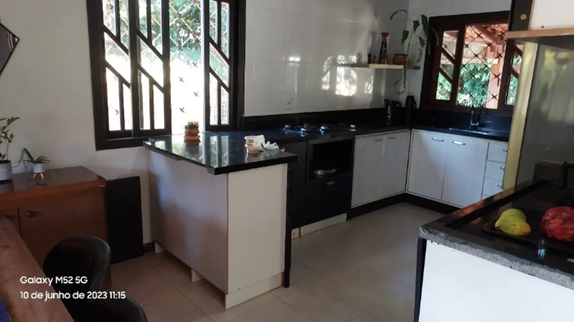 Sobrado com 2 quartos à venda, 100m2 em Praia do Estaleiro, Balneario Camboriu - SC - imagem 3 Foto 3 de Sobrado com 2 quartos à venda, 100m2 em Praia do Estaleiro, Balneario Camboriu - SC