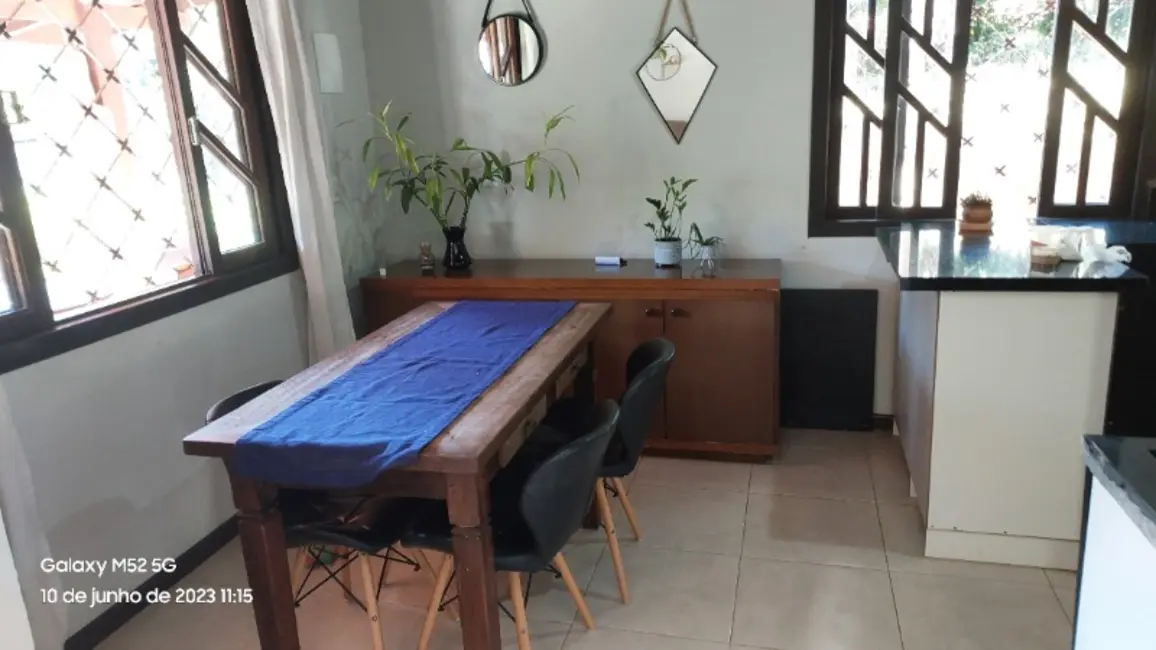 Sobrado com 2 quartos à venda, 100m2 em Praia do Estaleiro, Balneario Camboriu - SC - imagem 6 Foto 6 de Sobrado com 2 quartos à venda, 100m2 em Praia do Estaleiro, Balneario Camboriu - SC