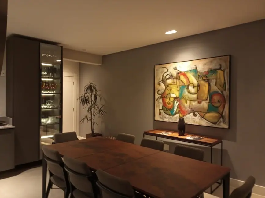 Apartamento com 3 quartos à venda, 134m2 em Centro, Balneario Camboriu - SC - imagem 4 Foto 4 de Apartamento com 3 quartos à venda, 134m2 em Centro, Balneario Camboriu - SC