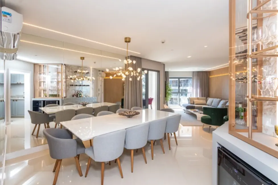 Apartamento com 4 quartos à venda, 180m2 em Centro, Balneario Camboriu - SC - imagem 5 Foto 5 de Apartamento com 4 quartos à venda, 180m2 em Centro, Balneario Camboriu - SC