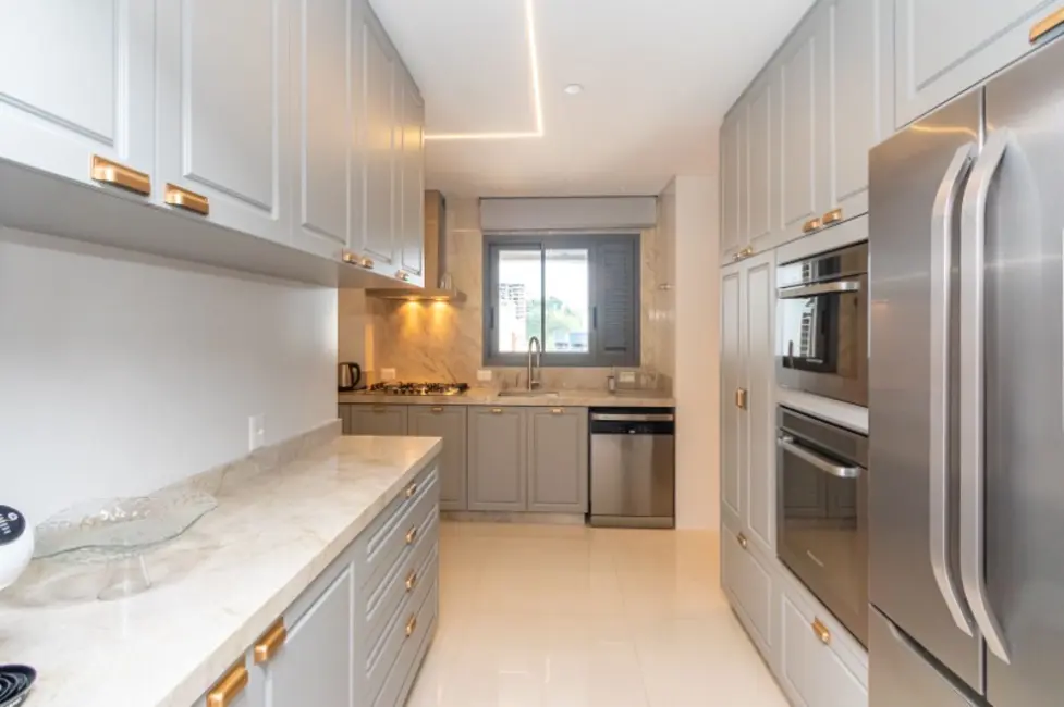 Apartamento com 4 quartos à venda, 180m2 em Centro, Balneario Camboriu - SC - imagem 8 Foto 8 de Apartamento com 4 quartos à venda, 180m2 em Centro, Balneario Camboriu - SC