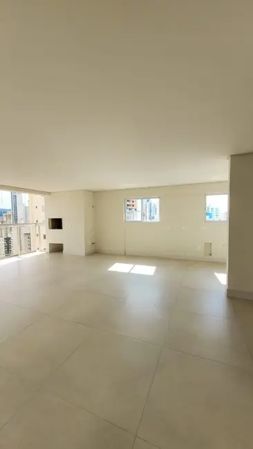Apartamento com 3 quartos à venda, 139m2 em Centro, Balneario Camboriu - SC - imagem 7 Foto 7 de Apartamento com 3 quartos à venda, 139m2 em Centro, Balneario Camboriu - SC