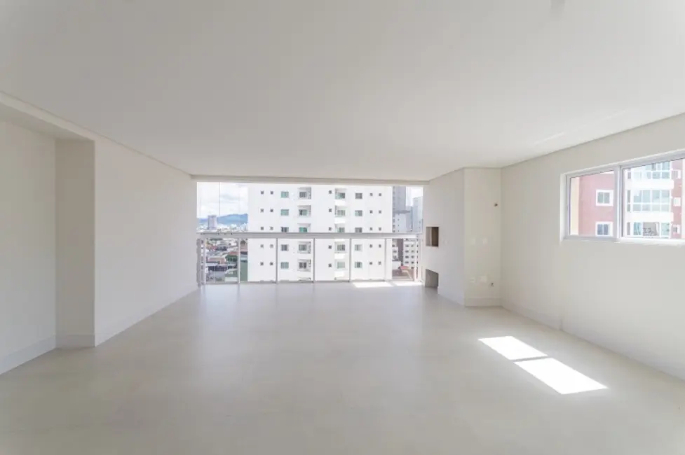 Foto 2 de Apartamento com 3 quartos à venda, 139m2 em Centro, Balneario Camboriu - SC